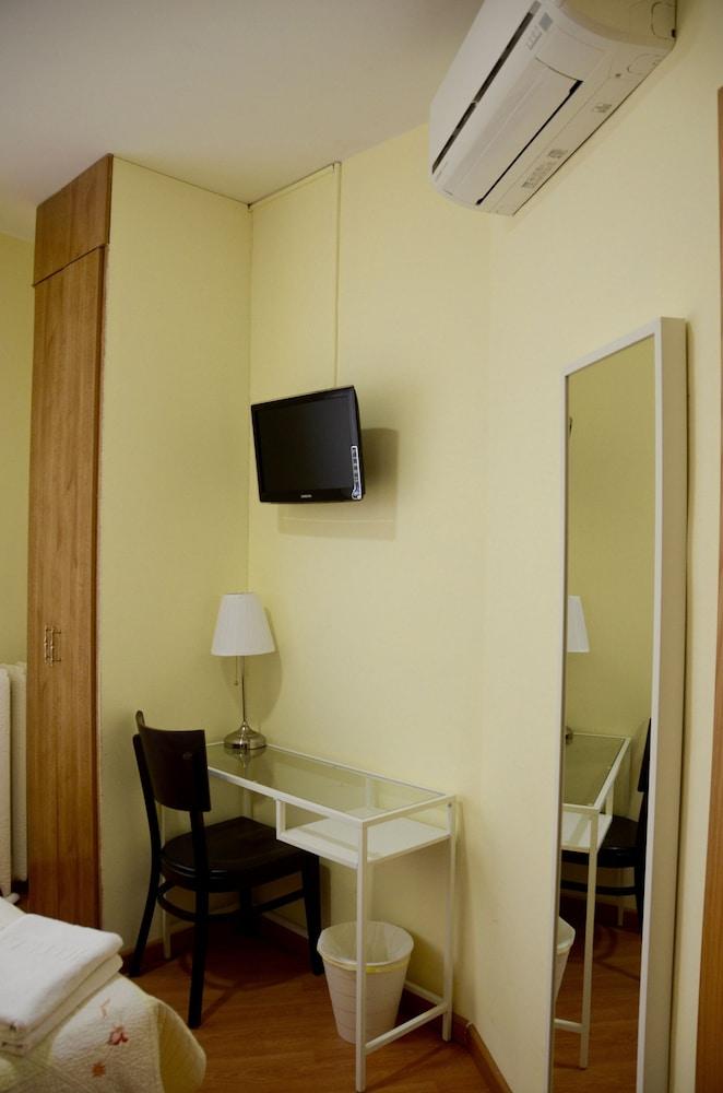 Hostal Nersan2 Madrid Exterior photo